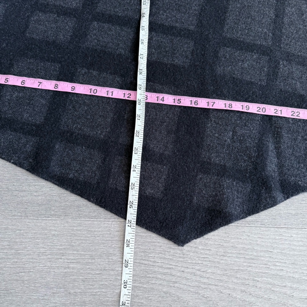 Eileen Fisher Wool Plaid Poncho Cape Wrap Gray Black Check Button Neck One Size - Picture 15 of 16
